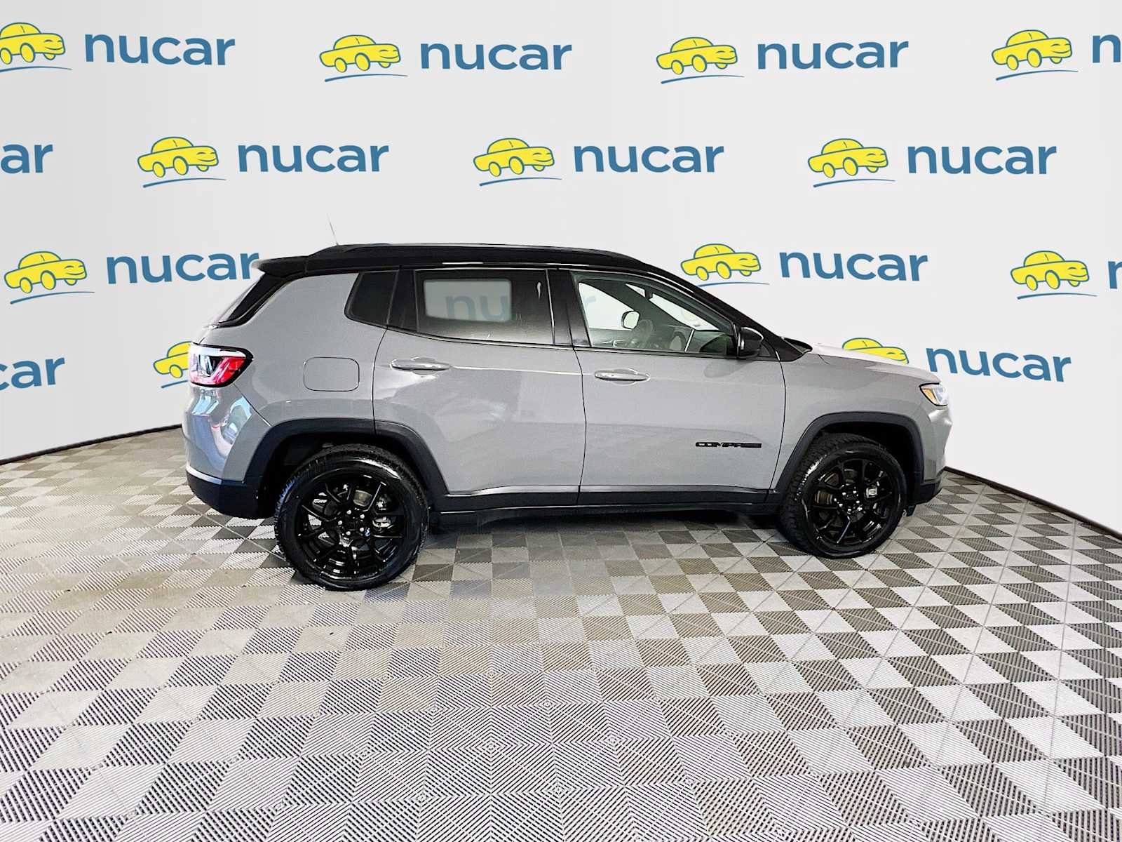 Used 2023 Sting-Gray Clearcoat Jeep Altitude image 8