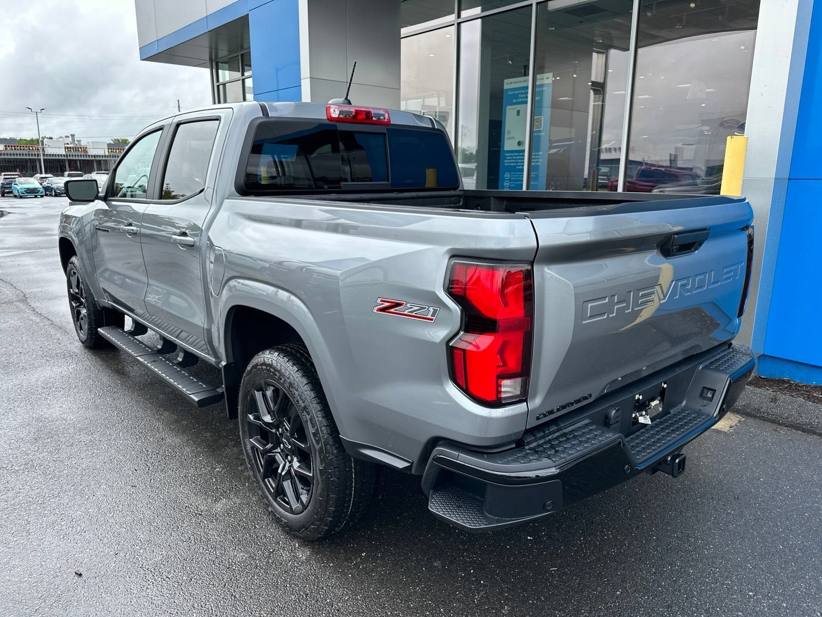 New 2026 Sterling Gray Metallic Chevrolet Z71 with 20in Black Wheels - Sunroof - Spray-On Bedliner image 9