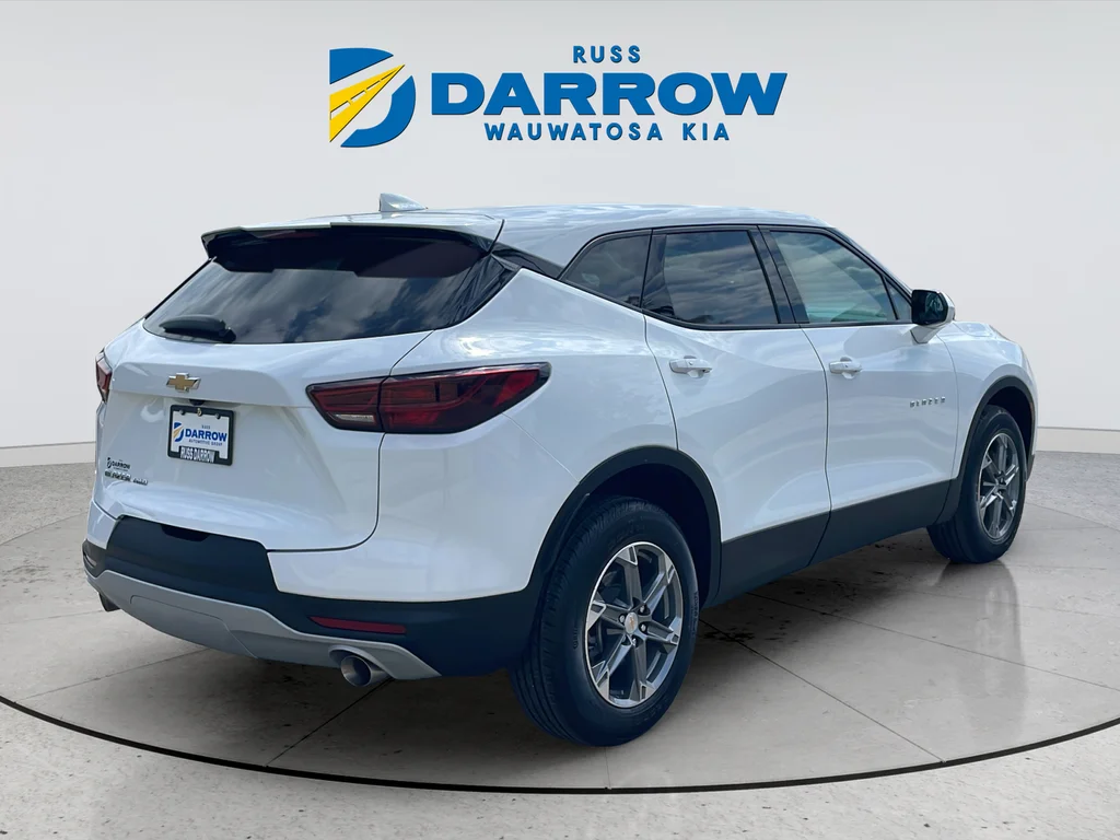 Used 2023 White Chevrolet LT image 5