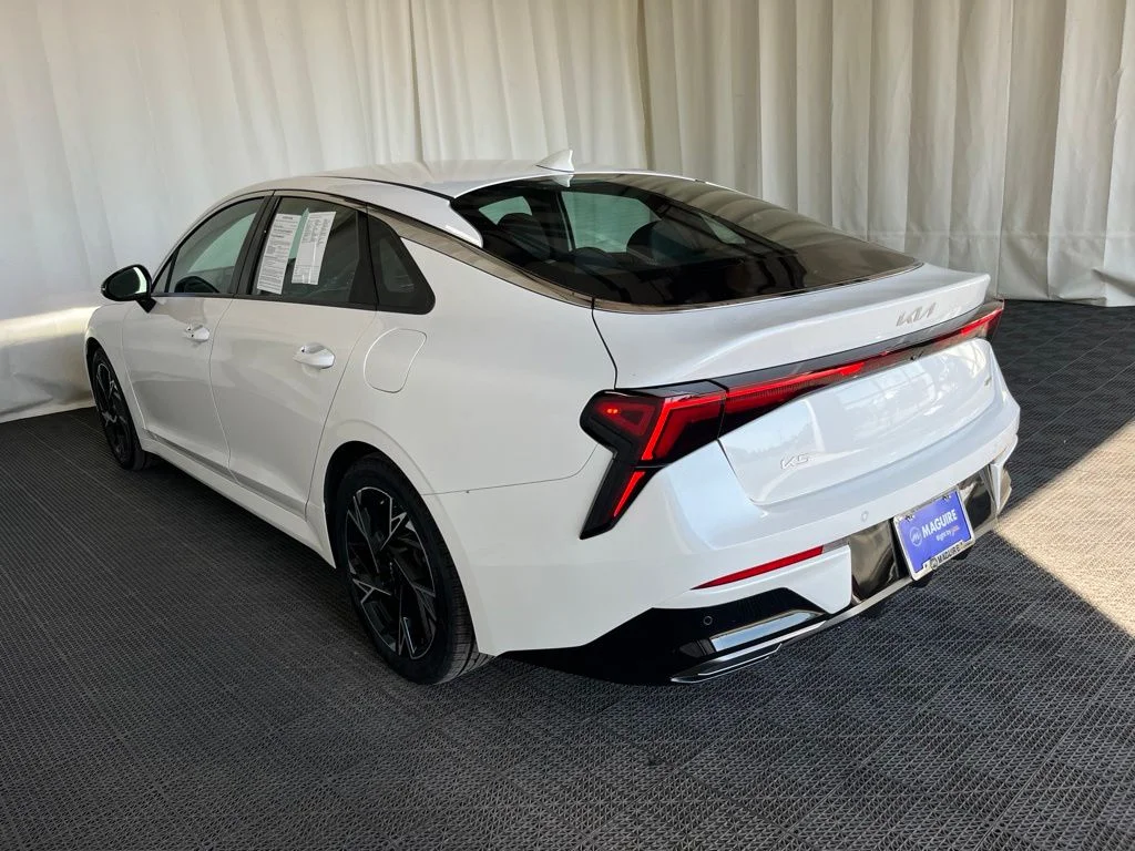 Used 2025 White Kia GT-Line image 29