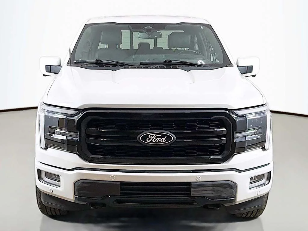 Used 2024 Star White Ford Lariat image 16