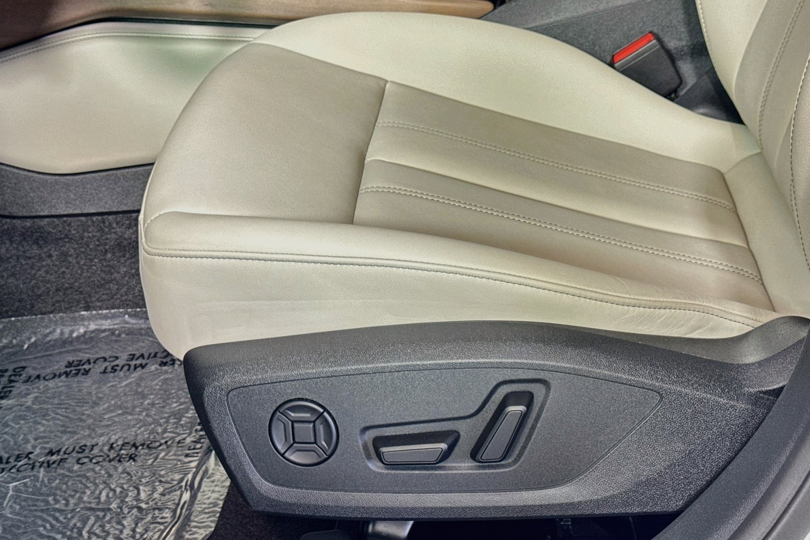 Used 2025 Arkona White Audi Premium image 17