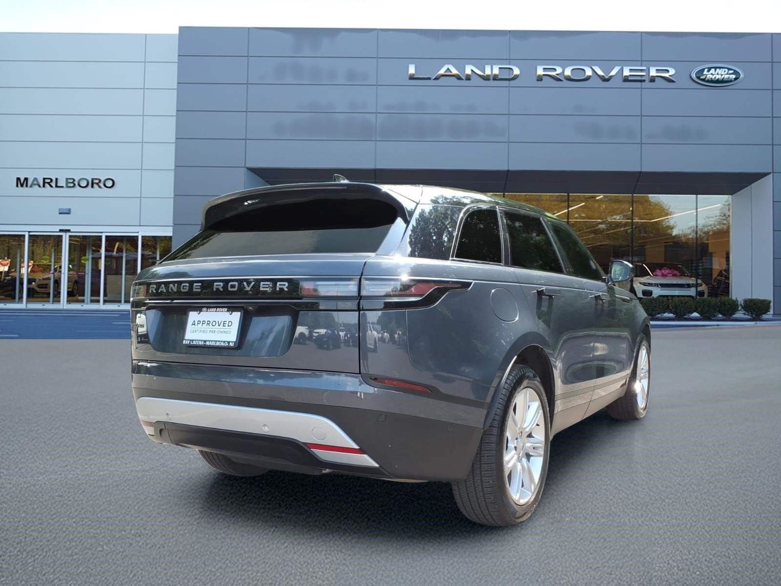 Certified Used 2026 Varesine Blue Metallic Land Rover S image 2