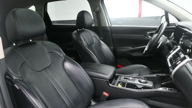 Used 2021 White Kia EX image 10