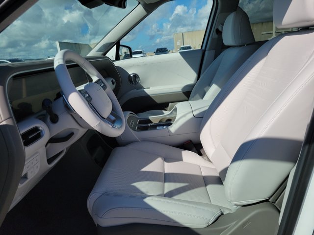 New 2027 White Hyundai Limited image 10
