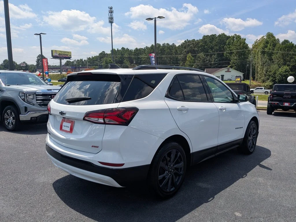 Used 2024 Summit White Chevrolet RS image 5
