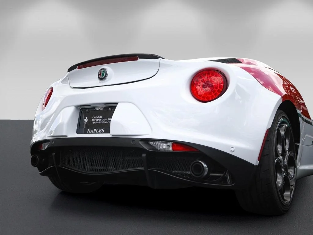 Used 2017 White Alfa Romeo Base image 17