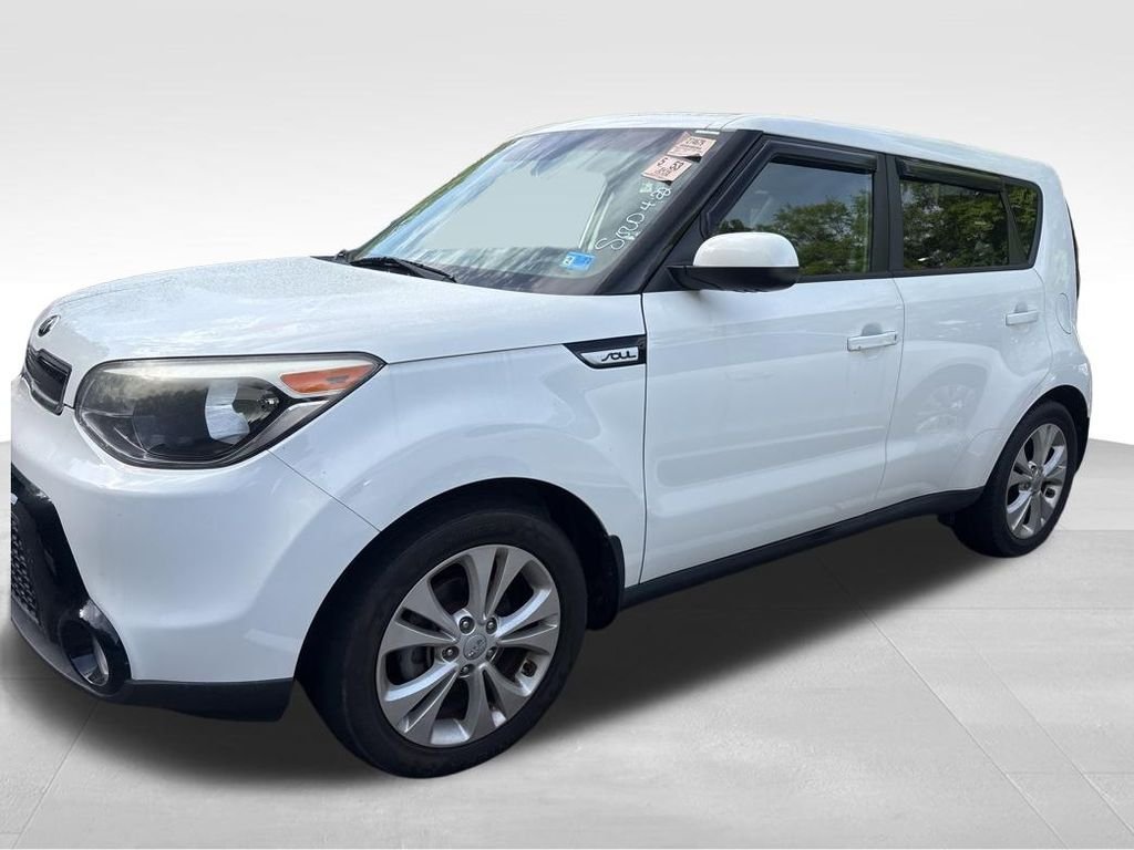 Used 2016 White Kia Plus image 14