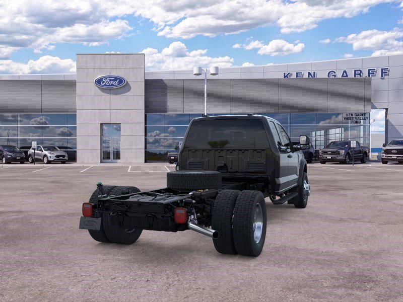 2025 Ford F-550 Super Duty Chassis Cab XLT - Photo 9