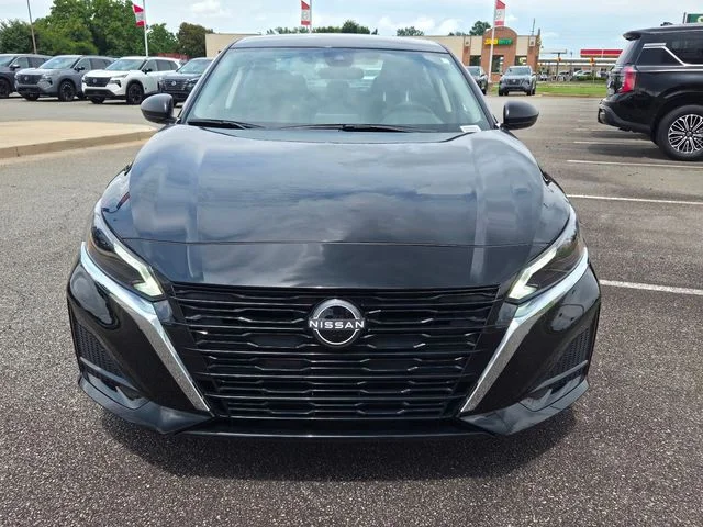 Used 2025 Black Nissan 2.5 S image 2