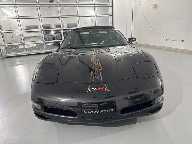 Used 2001 Black Chevrolet Base image 2