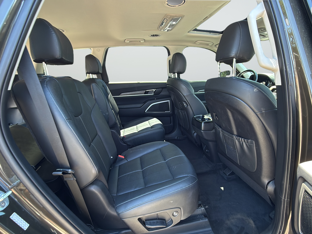 Used 2021 Green Kia EX image 10