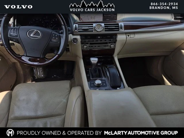 Used 2016 Red Lexus 460 image 8