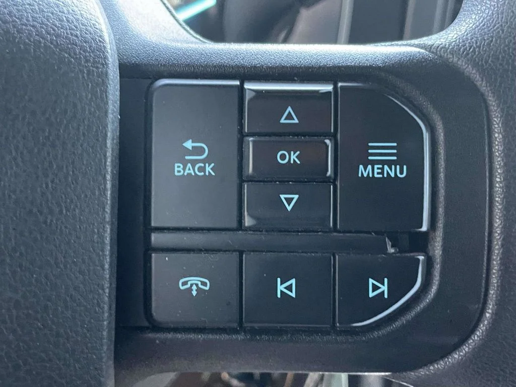 Certified Used 2022 Oxford White Ford XLT image 24
