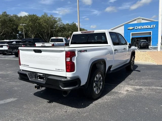 Used 2022 Summit White Chevrolet Custom image 4