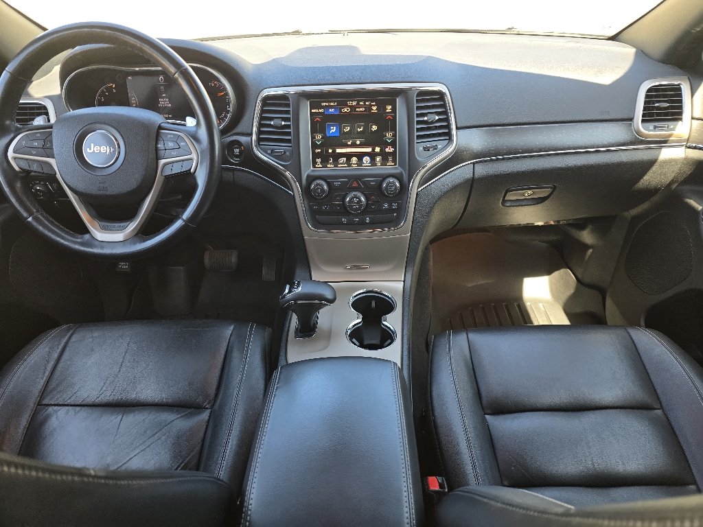 Used 2015 Granite Crystal Metallic Clearcoat Jeep Limited image 25
