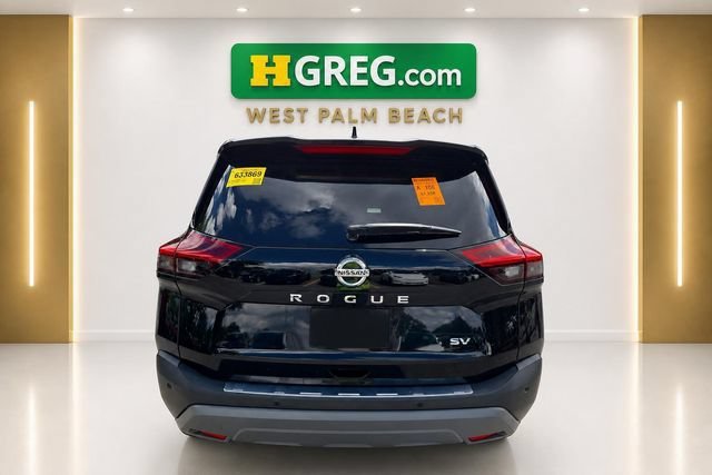 Used 2021 Super Black Nissan SV image 5