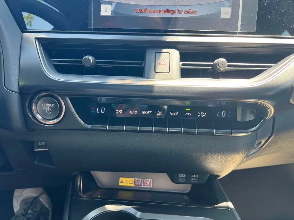 2026 Lexus UX Hybrid 300h Premium - Photo 28