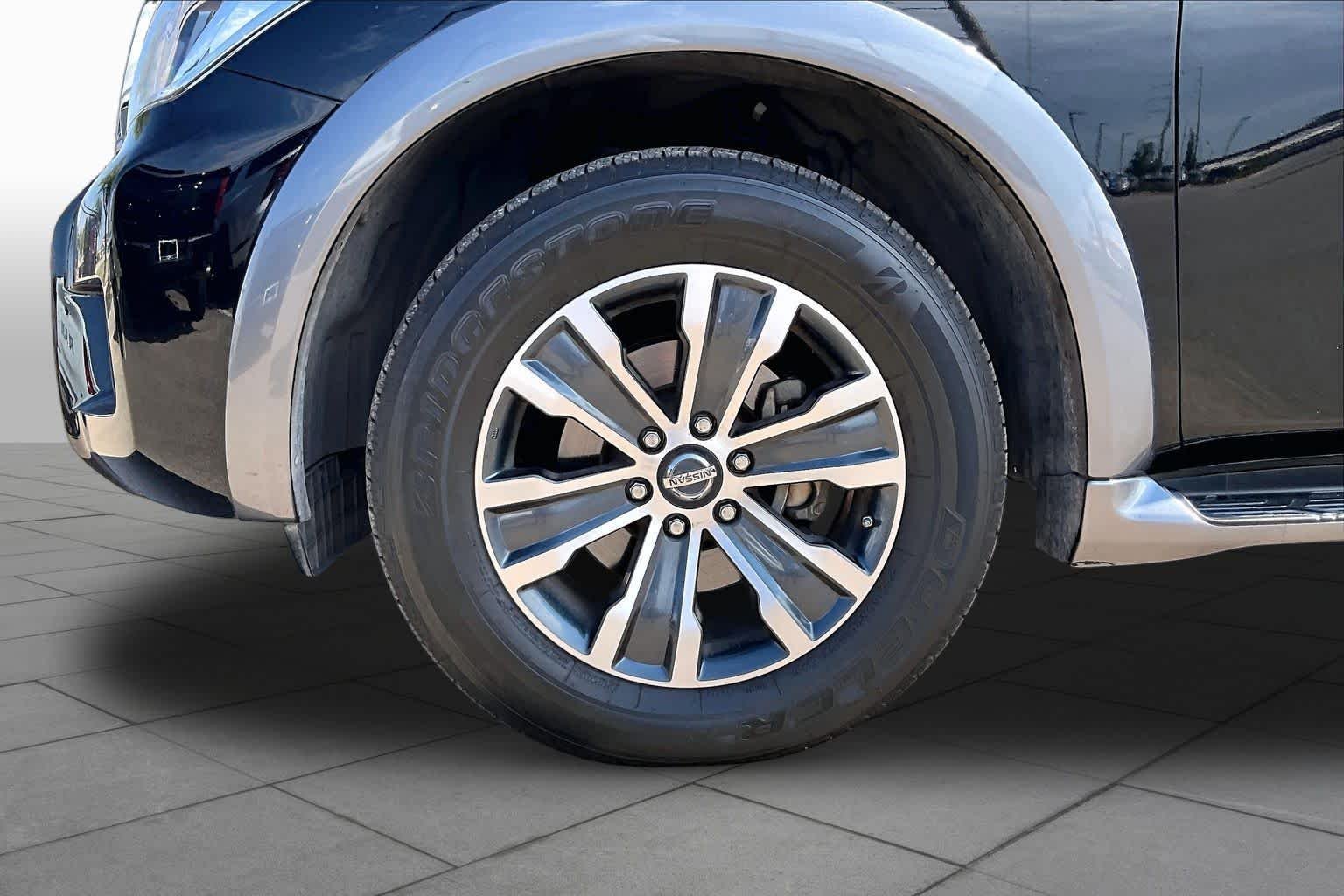 Used 2020 Super Black Nissan SL image 11