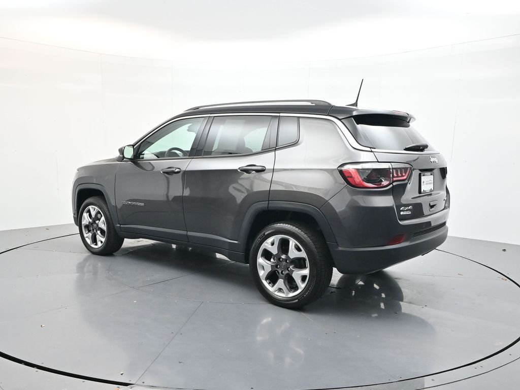 Used 2022 Crystal Metallic Jeep Limited image 5