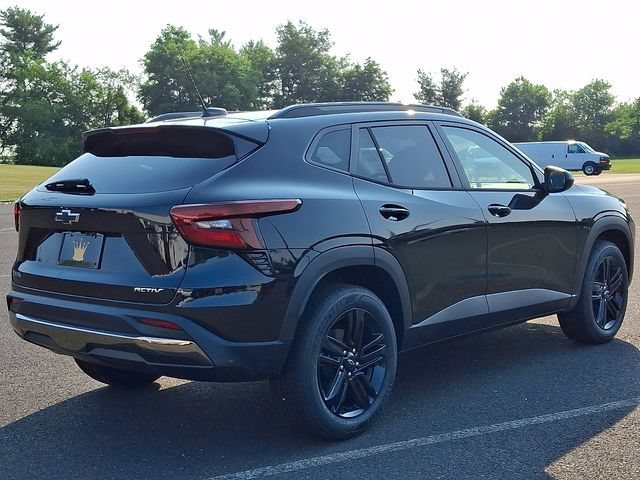 New 2026 Mosaic Black Metallic Chevrolet ACTIV image 3