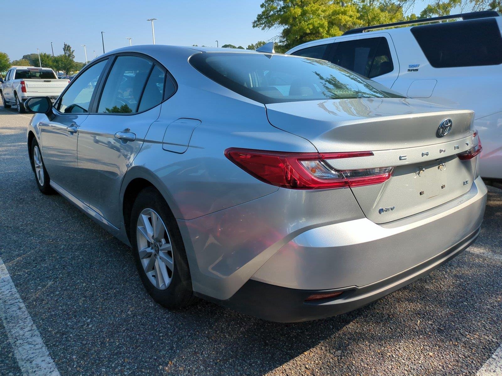 Used 2025  Toyota SE image 5