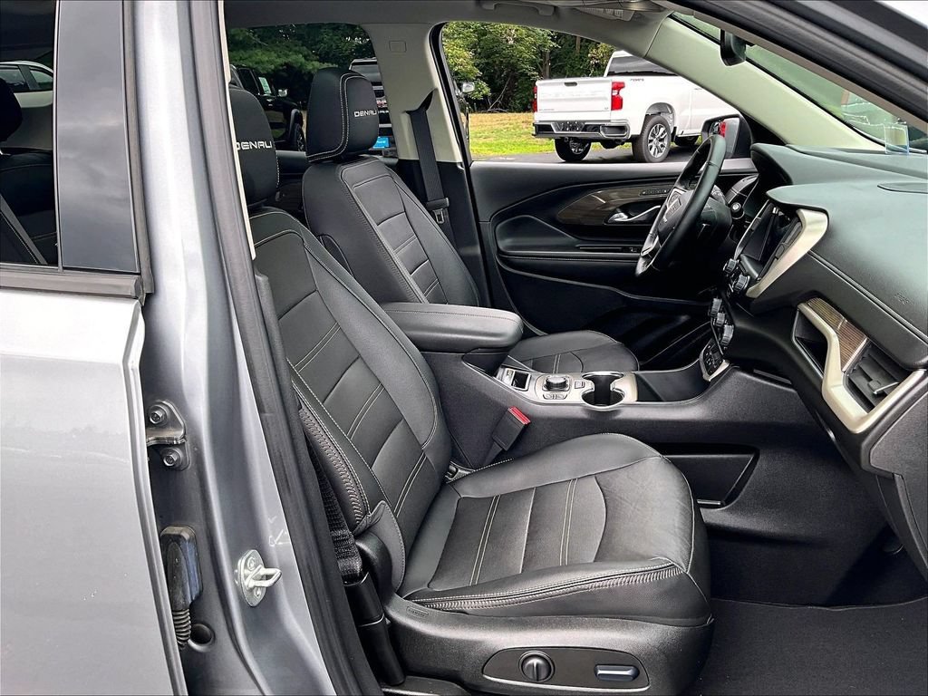 Used 2023 Sterling Metallic GMC Denali image 11
