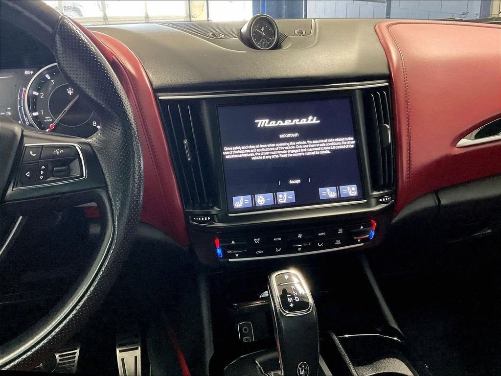 Used 2022 White Maserati Modena image 18