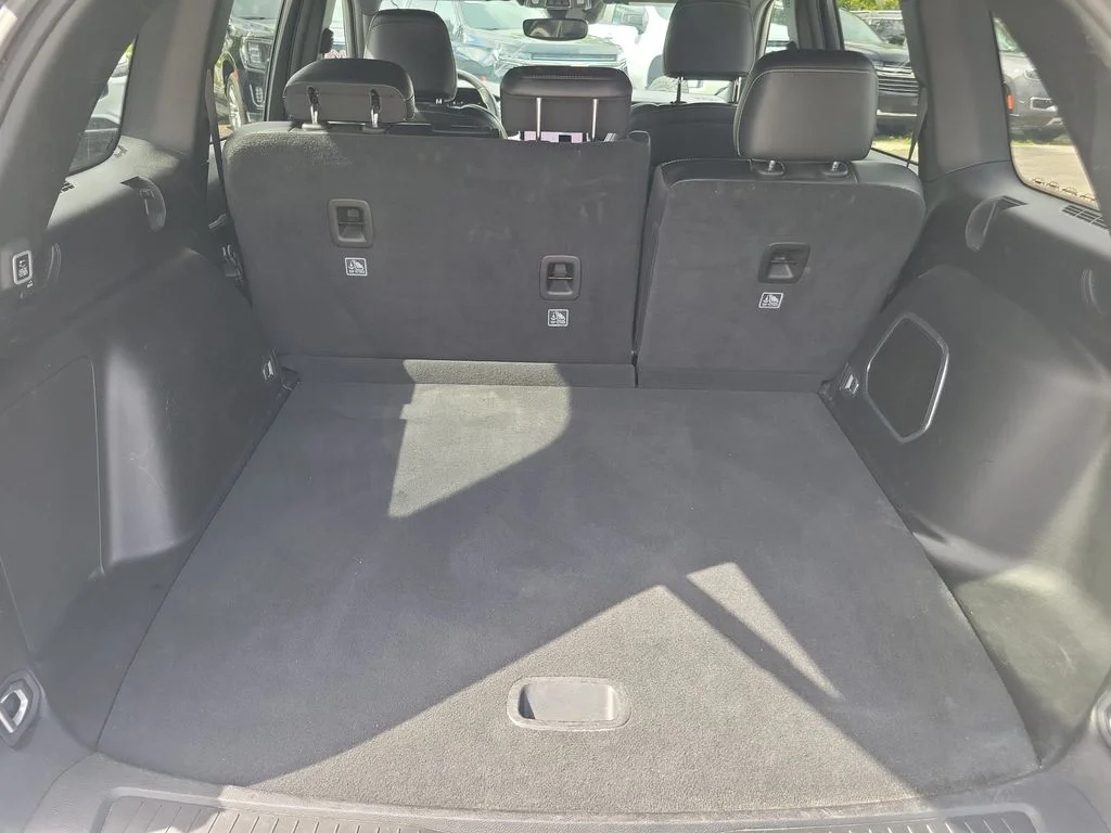 Used 2024 Silver Jeep 4xe image 10