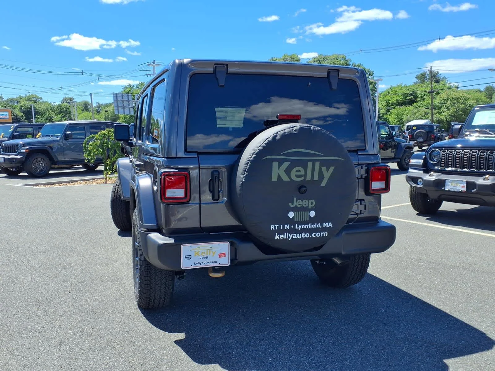New 2026 Granite Crystal Metallic Clearcoat Jeep 85th Anniversary image 10