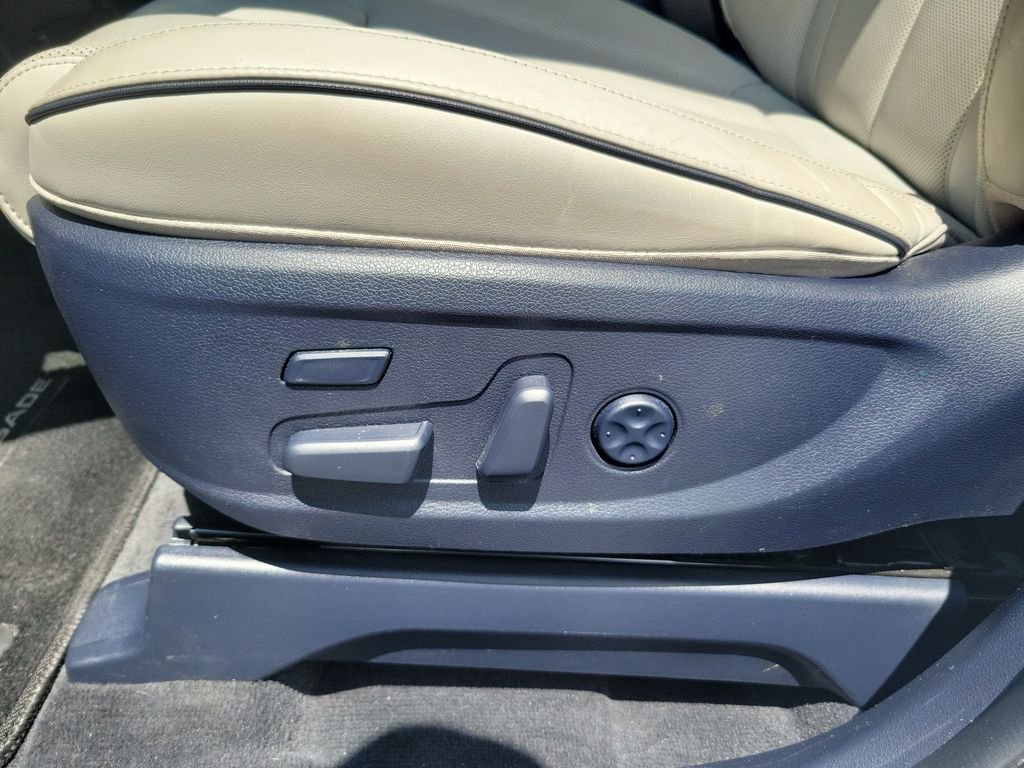Used 2022 White Hyundai Limited image 17