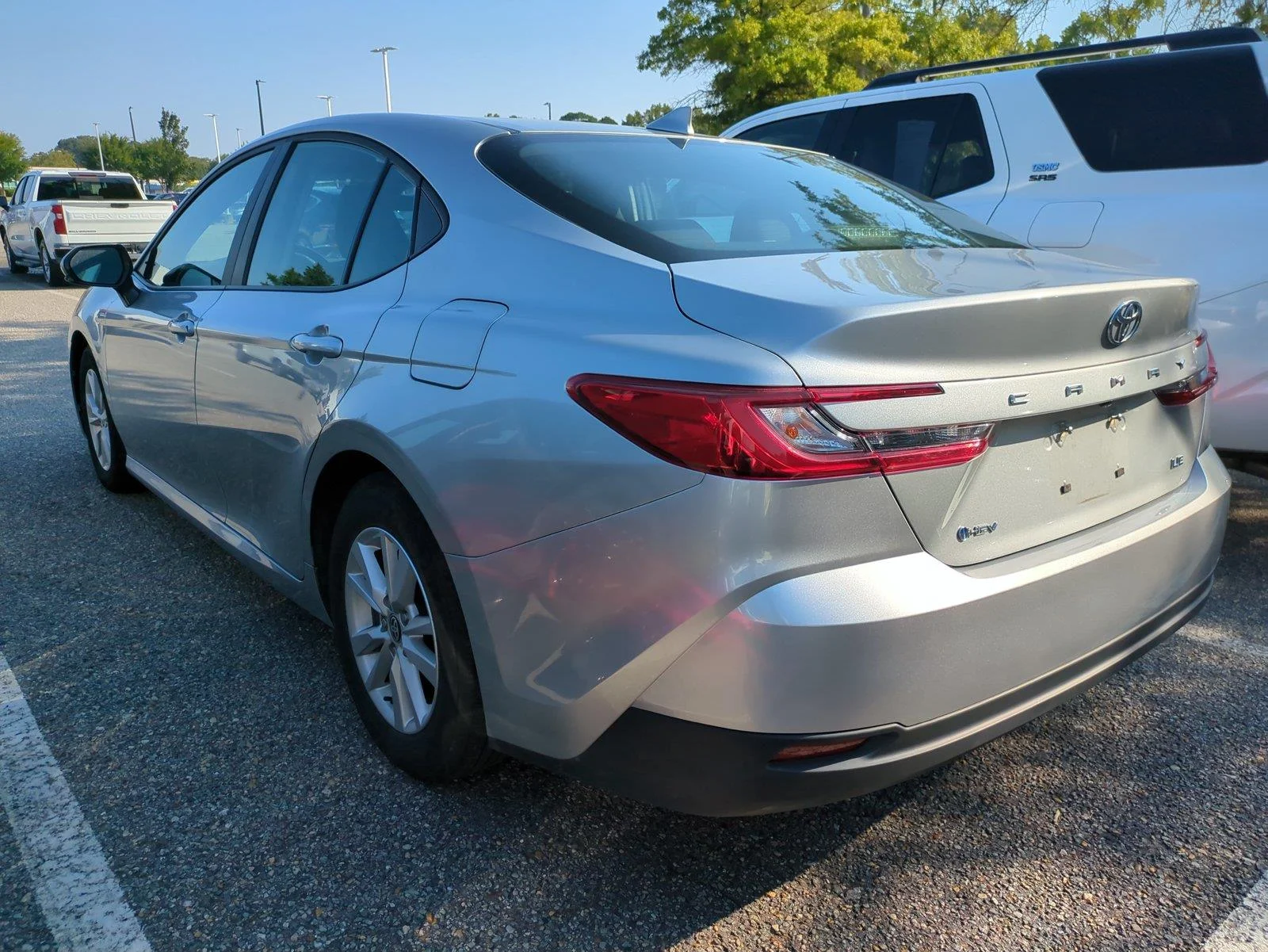 Used 2025  Toyota SE image 5