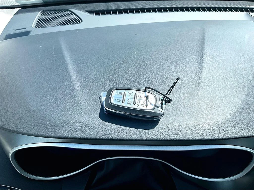 Used 2024 Silver Chrysler Touring L image 12