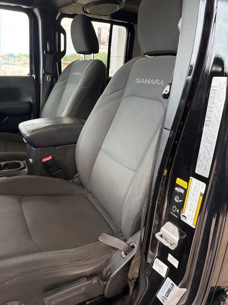 Used 2020 Black Jeep Unlimited Sahara image 8