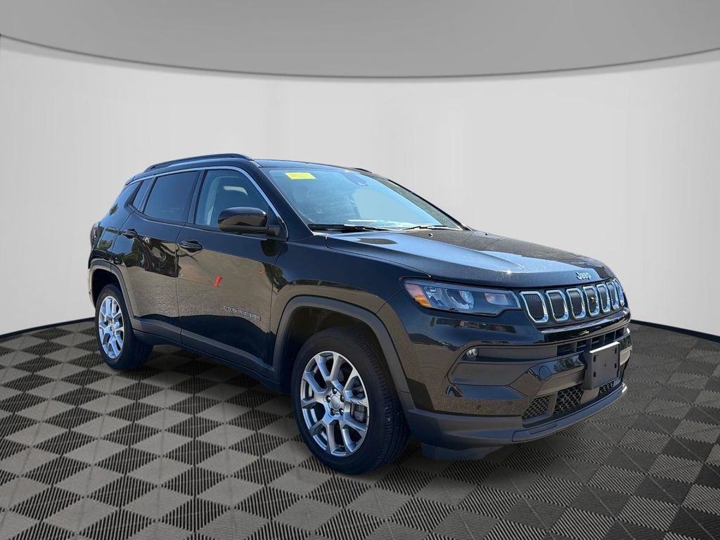 Used 2022 Black Jeep Latitude Lux image 7