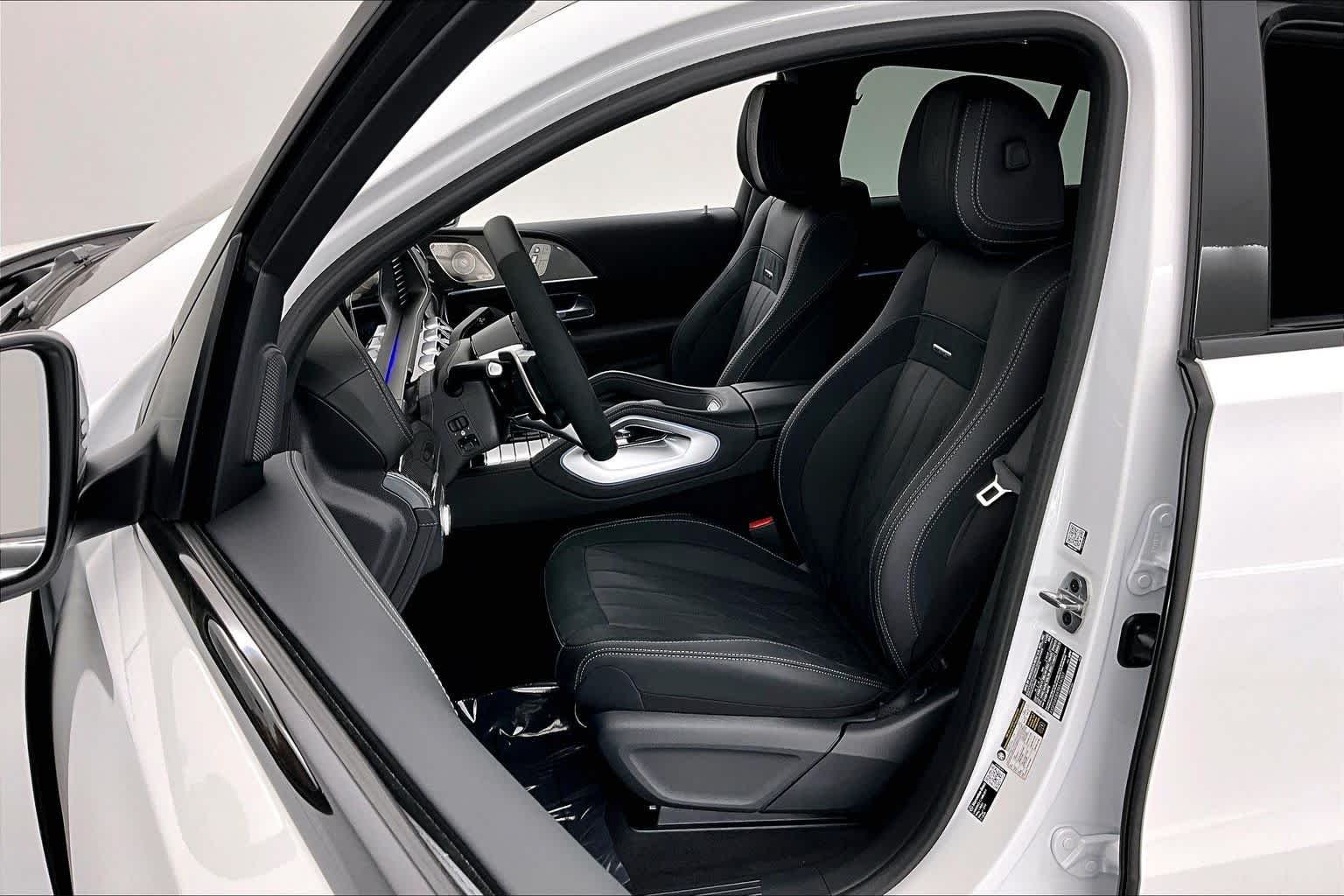 New 2026 MANUFAKTUR Moonlight White Metallic Mercedes-Benz AMG® GLE 63 S 4MATIC+ Coupe image 11