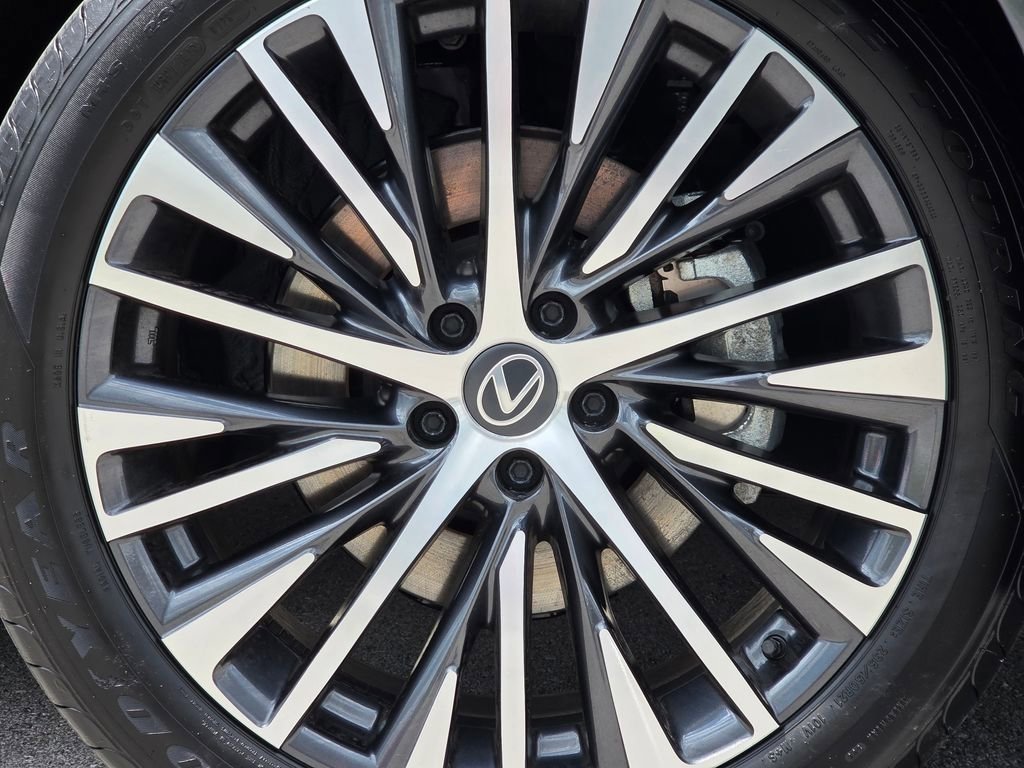 New 2026 Cloudburst Gray Lexus PREMIUM PLUS image 22