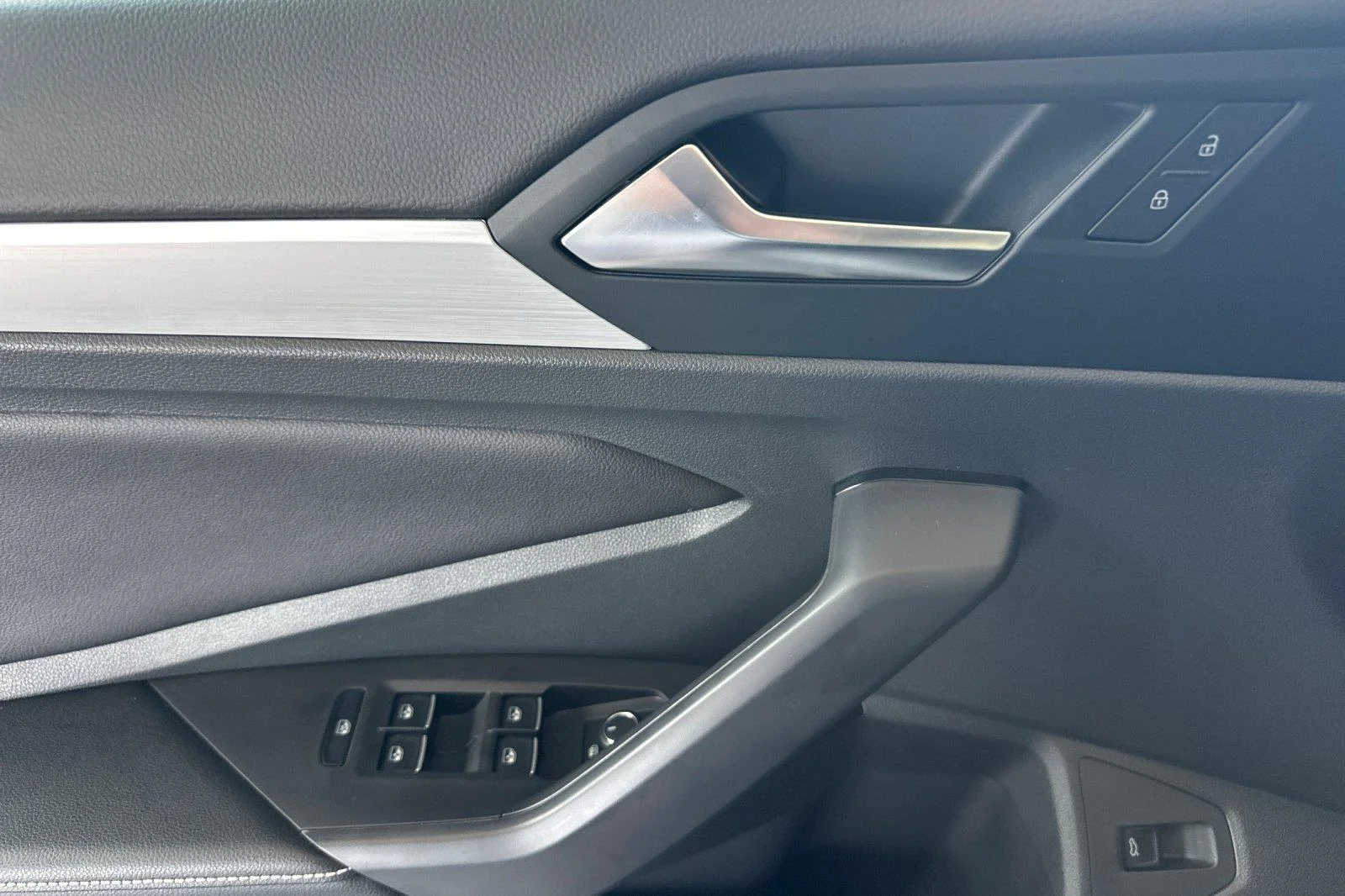 New 2026 Platinum Gray Metallic Volkswagen S image 11