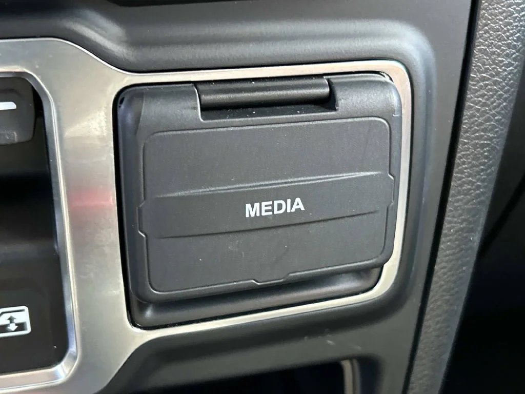 Used 2021 White Jeep Sport S image 44