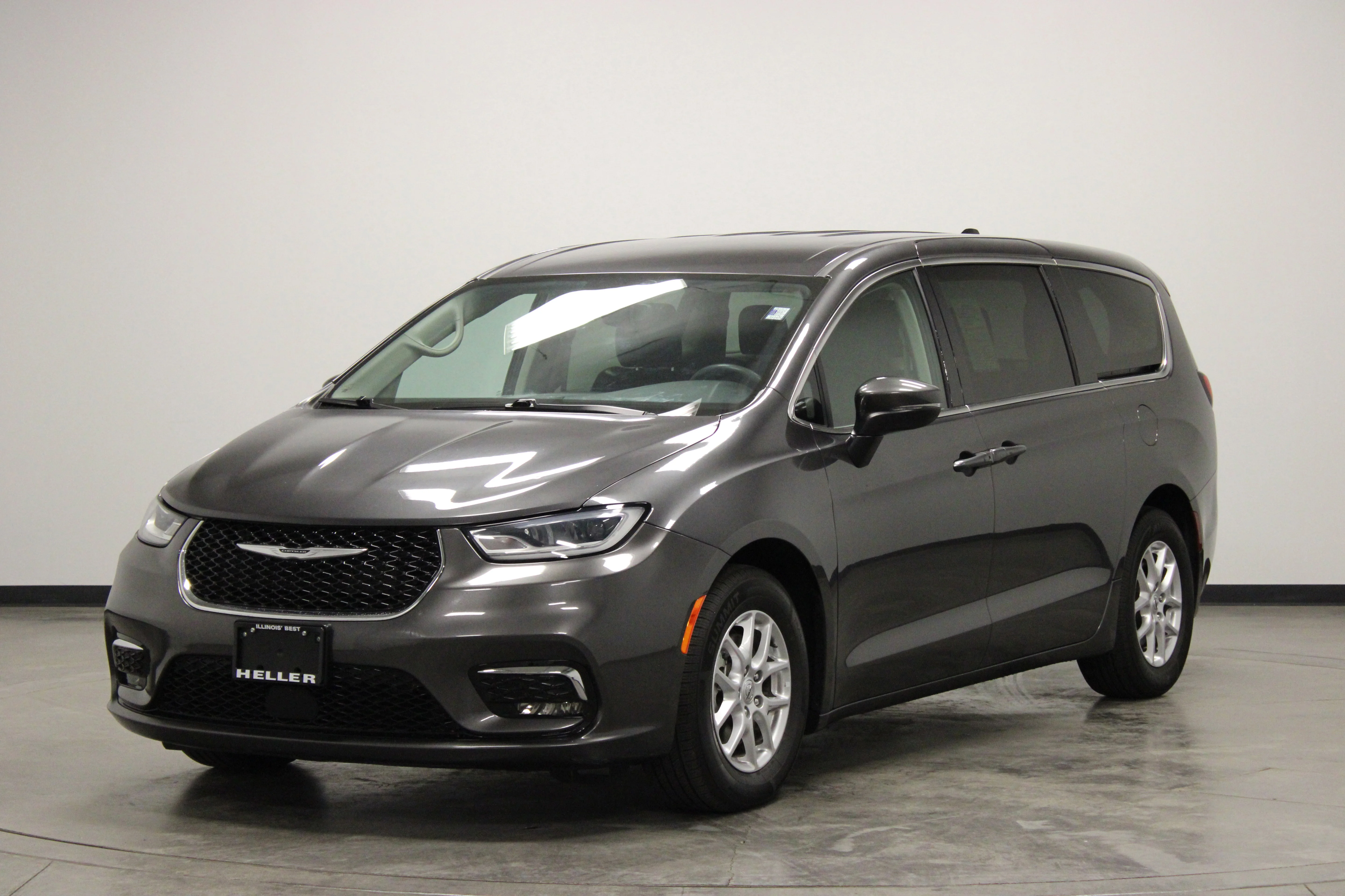 2023 Chrysler Pacifica Touring L - Photo 4
