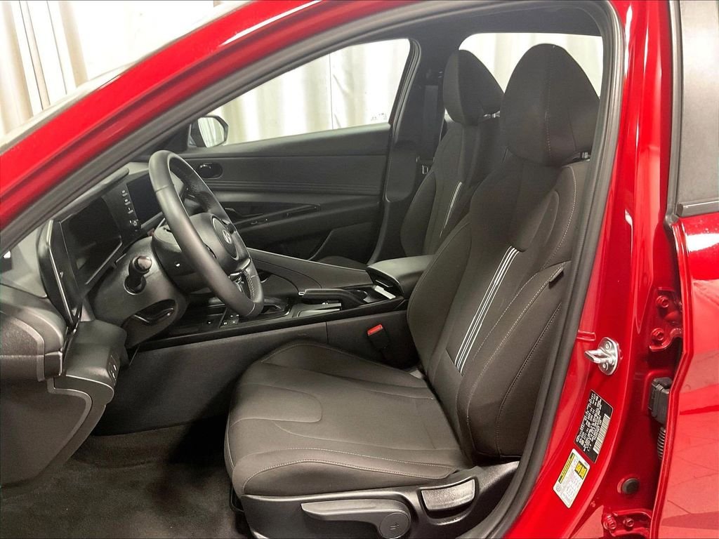 Used 2025 Red Hyundai SEL Sport image 10