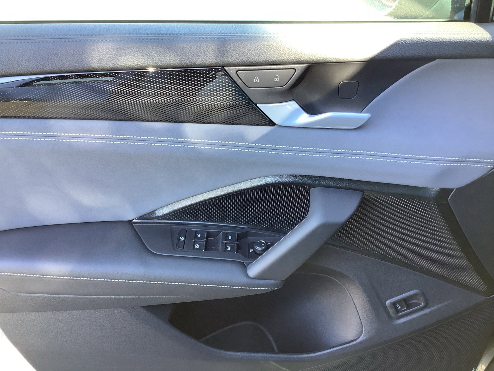 New 2026 Platinum Gray Metallic Volkswagen SE R-Line Black image 28