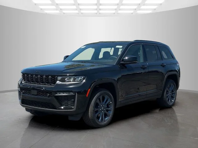 New 2026 Diamond Black Crystal Pearl-Coat Exterior Paint Jeep 85th Anniversary Edition image 3