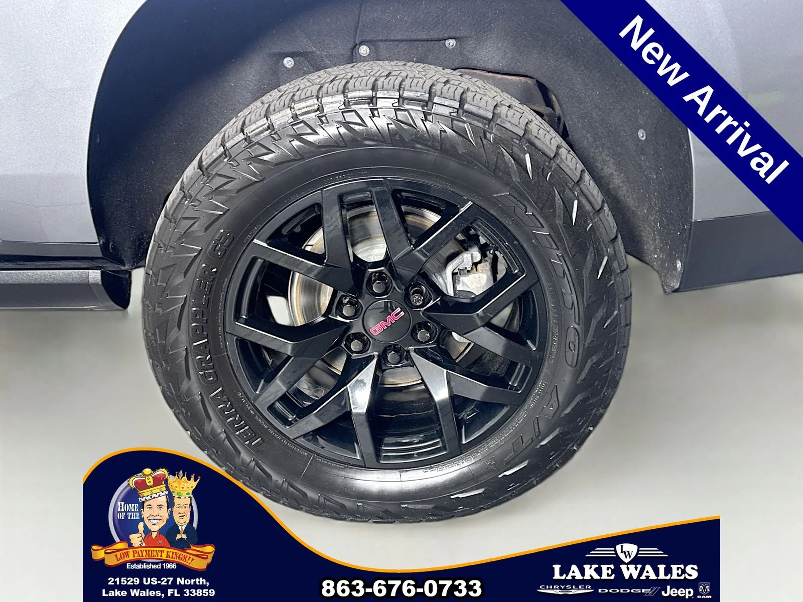 Used 2022 Gray GMC AT4 image 33