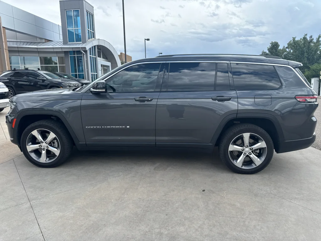 Used 2021 Baltic Gray Metallic Clearcoat Jeep Limited image 2