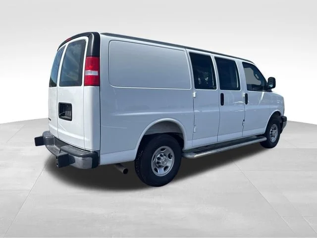 Used 2025 Summit White Chevrolet WT image 6