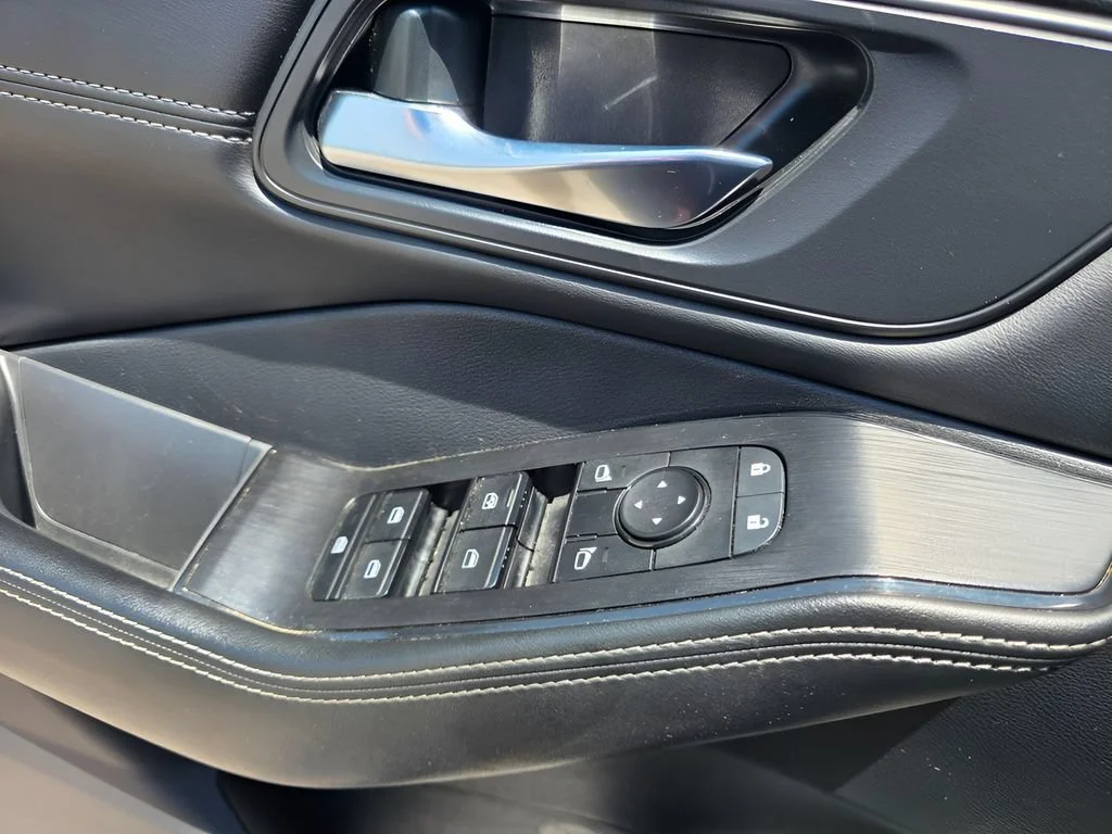 Used 2023 Black Nissan SV Intelligent AWD image 16