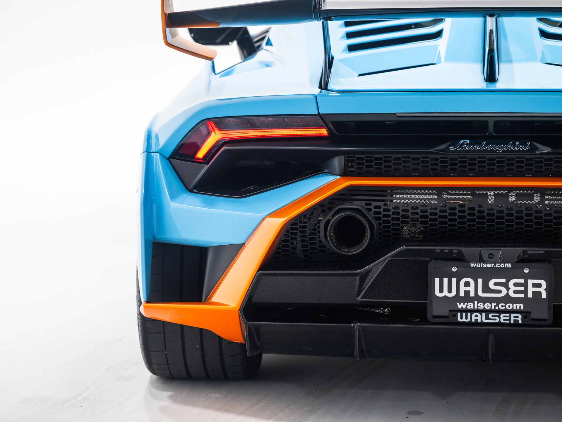 Used 2022 Blu Laufey Metallic Lamborghini Base image 28