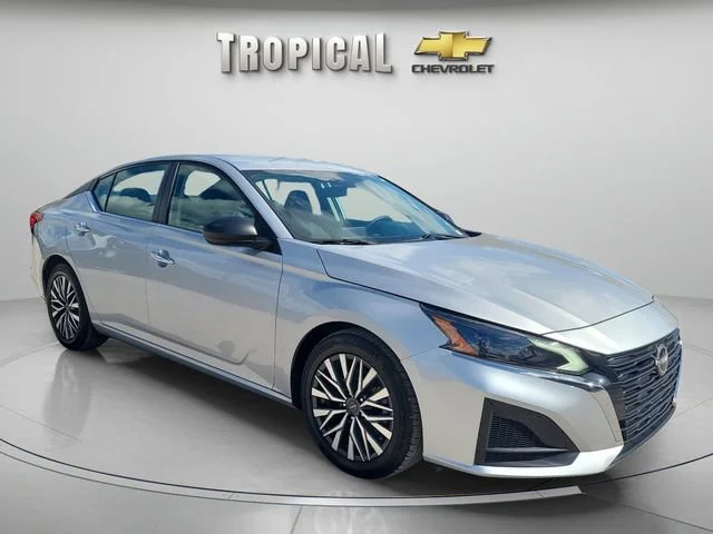 Used 2024 Silver Nissan 2.5 SV image 7