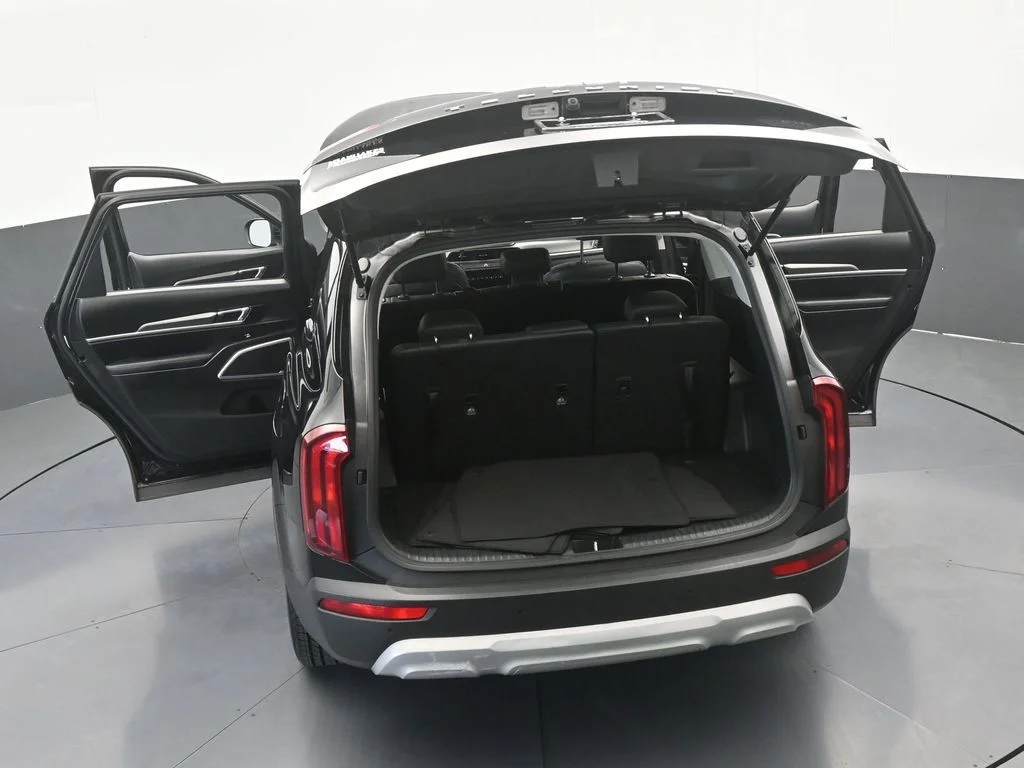Used 2022 Ebony Black Kia LX image 70